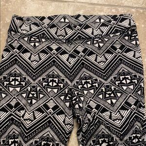 Victoria’s Secret PINK Patterned Leggings